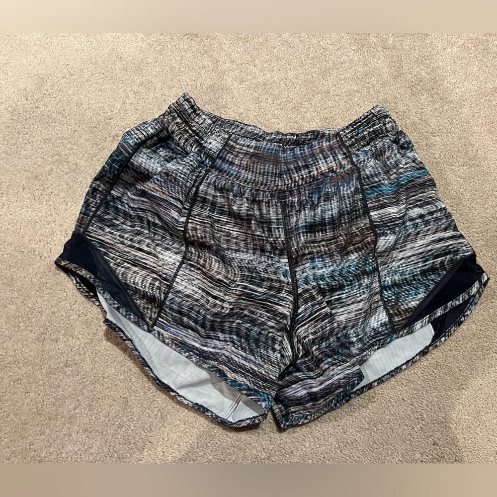 Lululemon Multicolor Hotty Hot shorts 4”